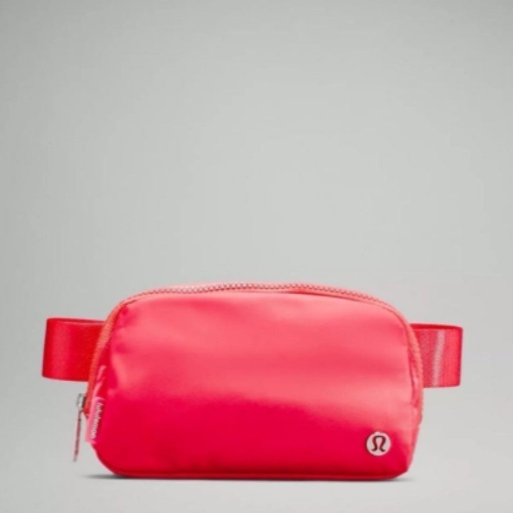 NWT Lululemon Everywhere Belt Bag - Pale Raspberry!